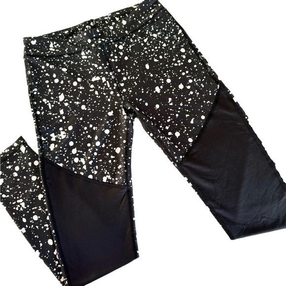 Under Armour Pants - Under Armour COLDGEAR leggings Black & White size XS